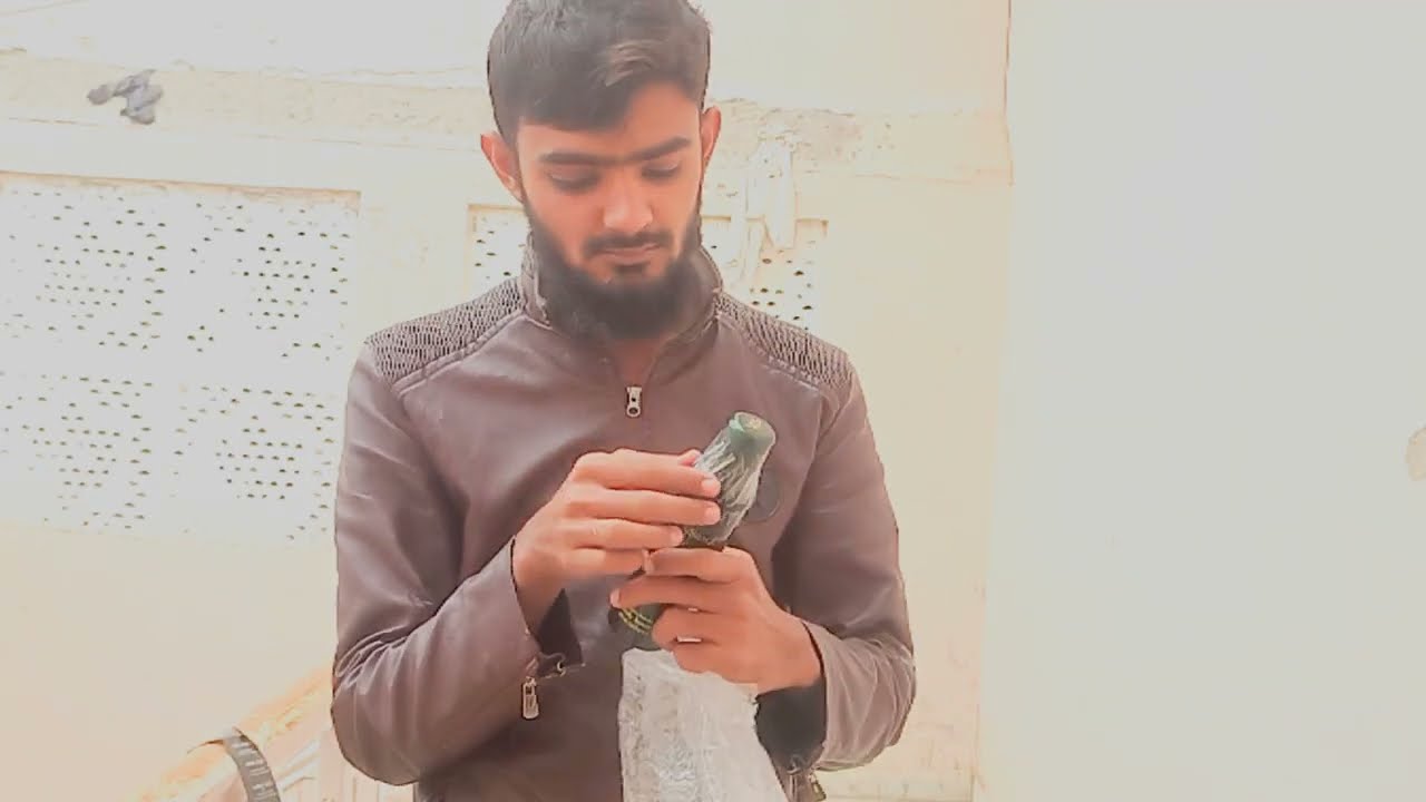 Unboxing || Unboxing Royal Mirage Gold body spray || Waris Mehmood