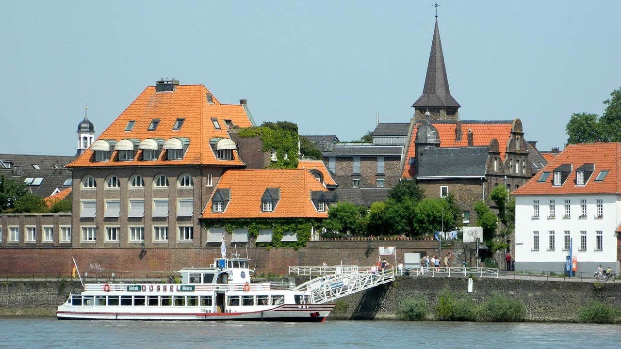 Düsseldorf Kaiserswerth: Die Kaiserpfalz am Rhein