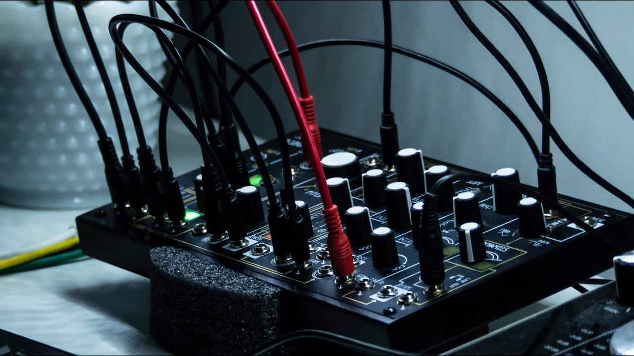 The Make Noise 0-Coast as a minimal house bassline.