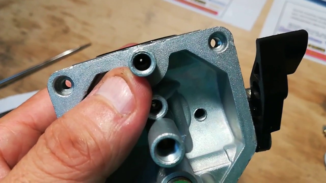 Mi moto se acelera Craburando la baja y revision de chicleres