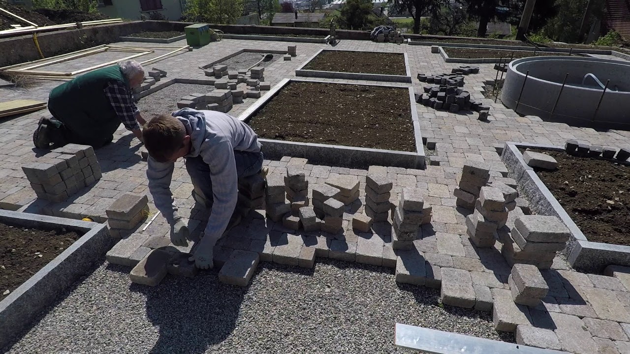 GARTENBAU: Brunnen, Beläge und Stellplatten