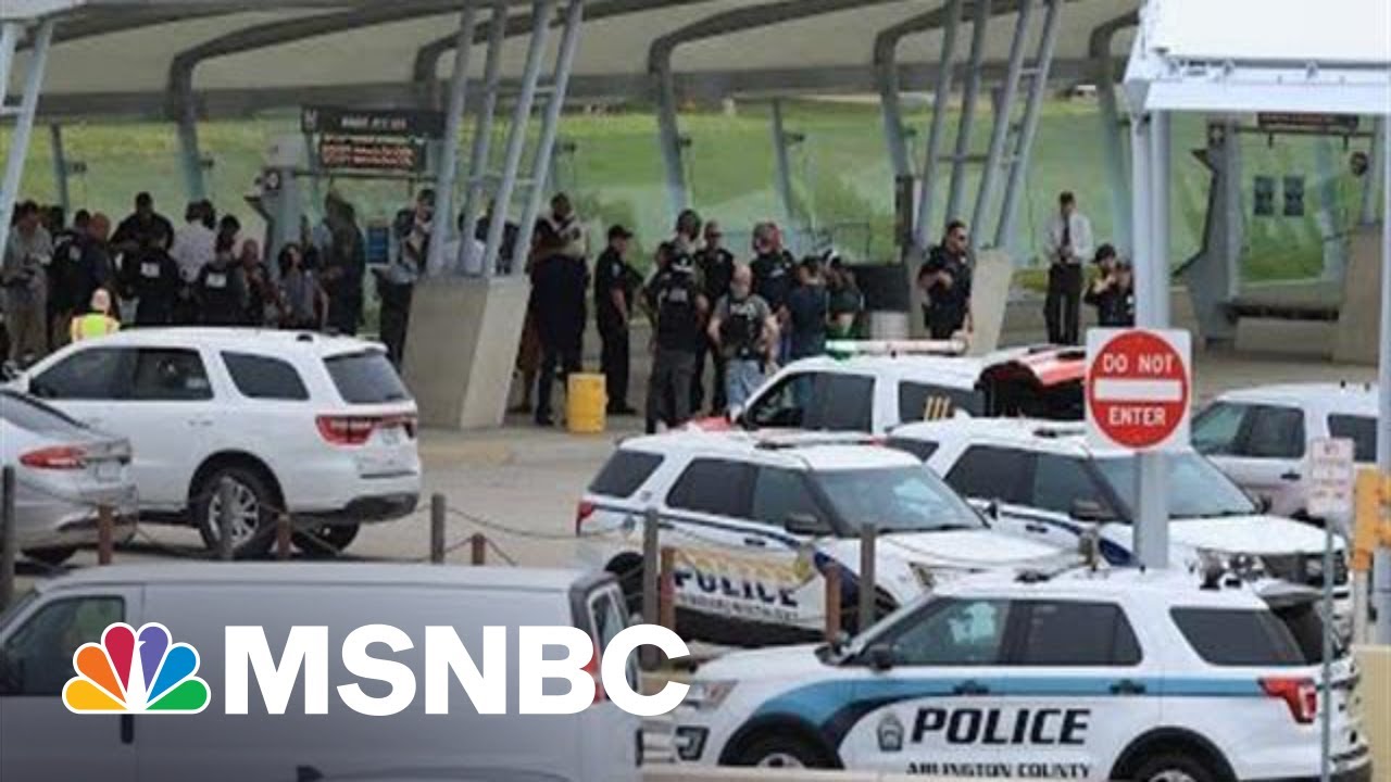 Federal Police Officer Killed In Attack At Transit Station Near Pentagon