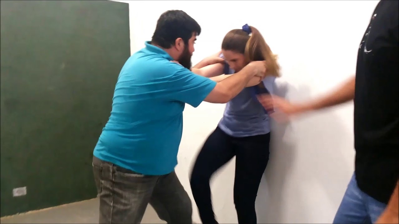 Chute nos genitais masculinos é 100% efetivo? Domínio Delas (V2)