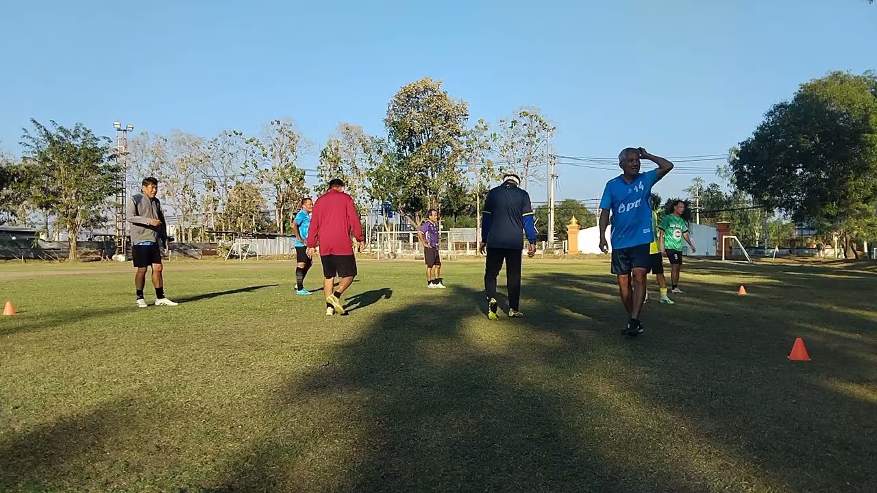 คนมักบอล