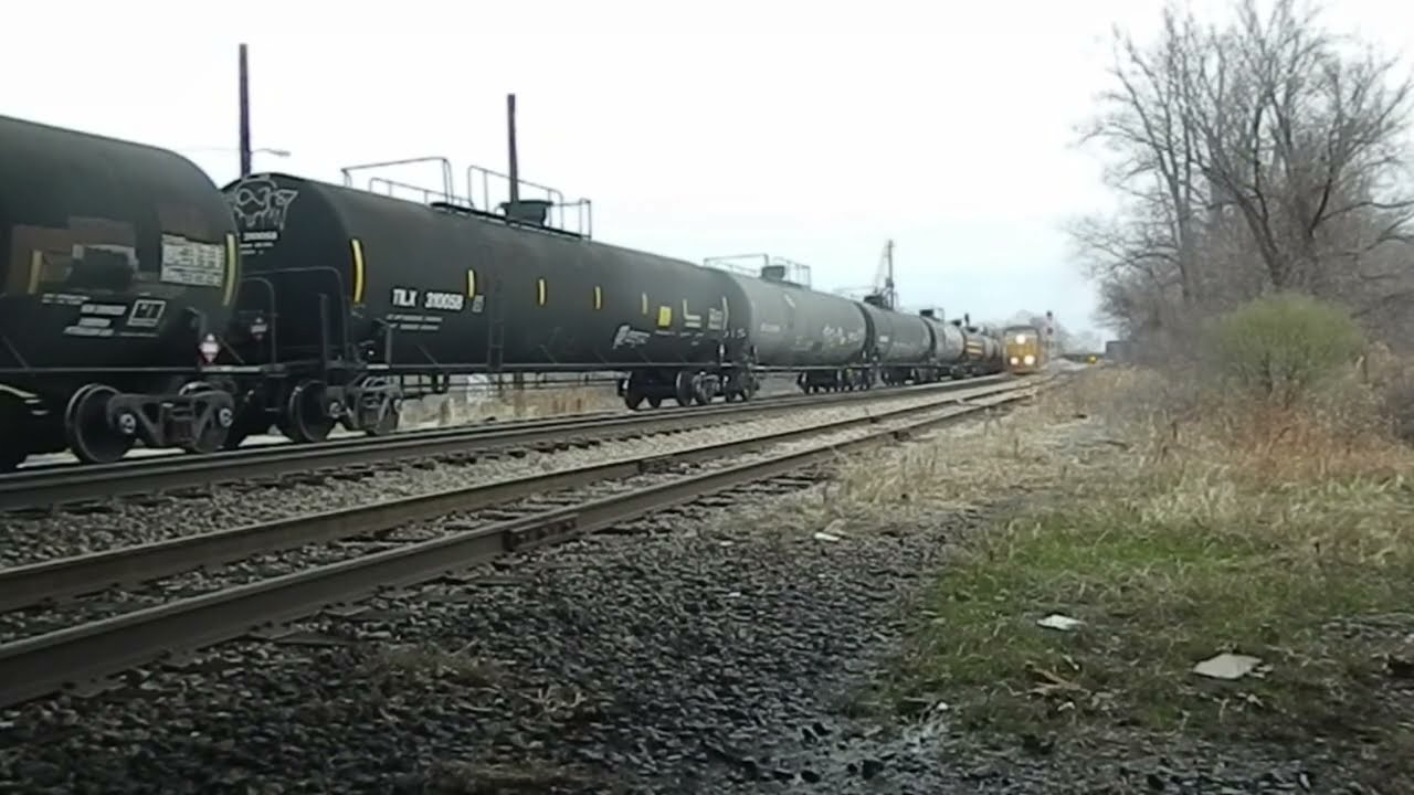 CSX 748 Leads Mixed Freight - 1/23/2026