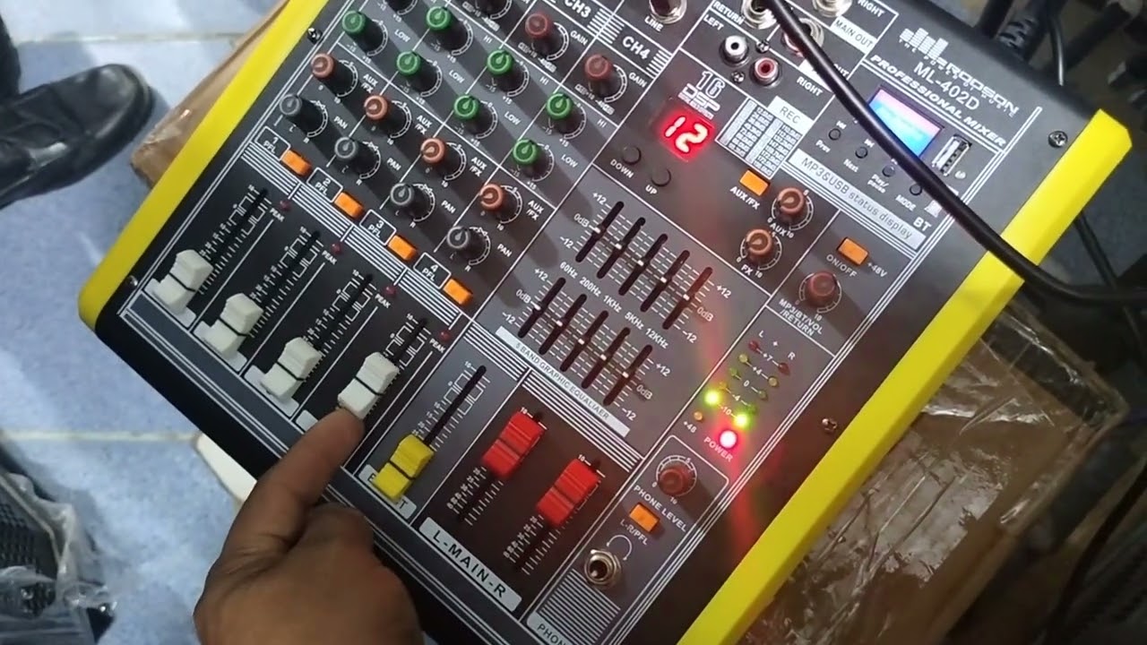 [CONECTAR UNA MEZCLADORA PURA A UNA CONSOLA AMPLIFICADA]
