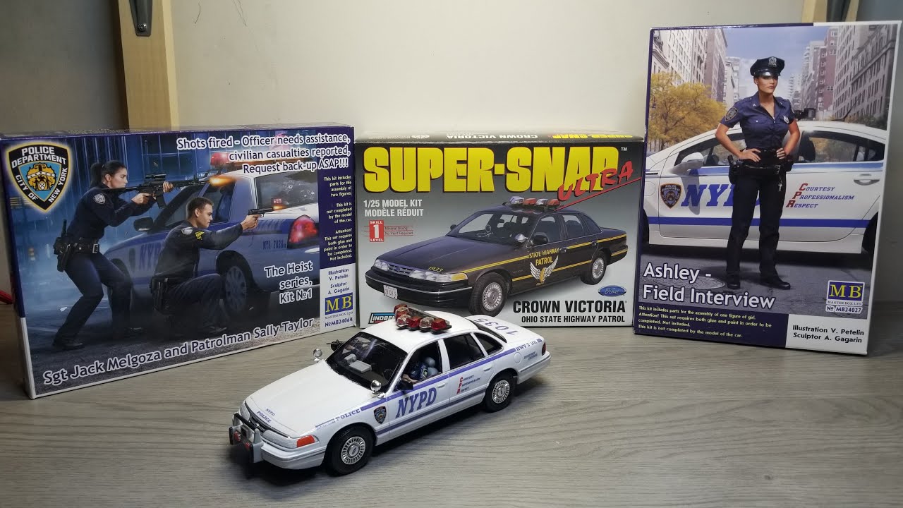 Lindberg 1997 NYPD Ford Crown Victoria police car 1/25 scale