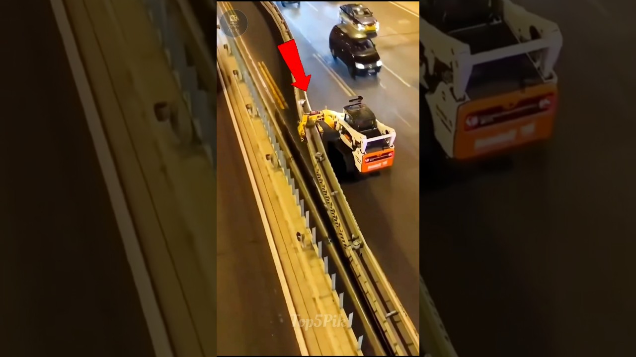 China&rsquo;s Genius Traffic Hack 😱 #shorts