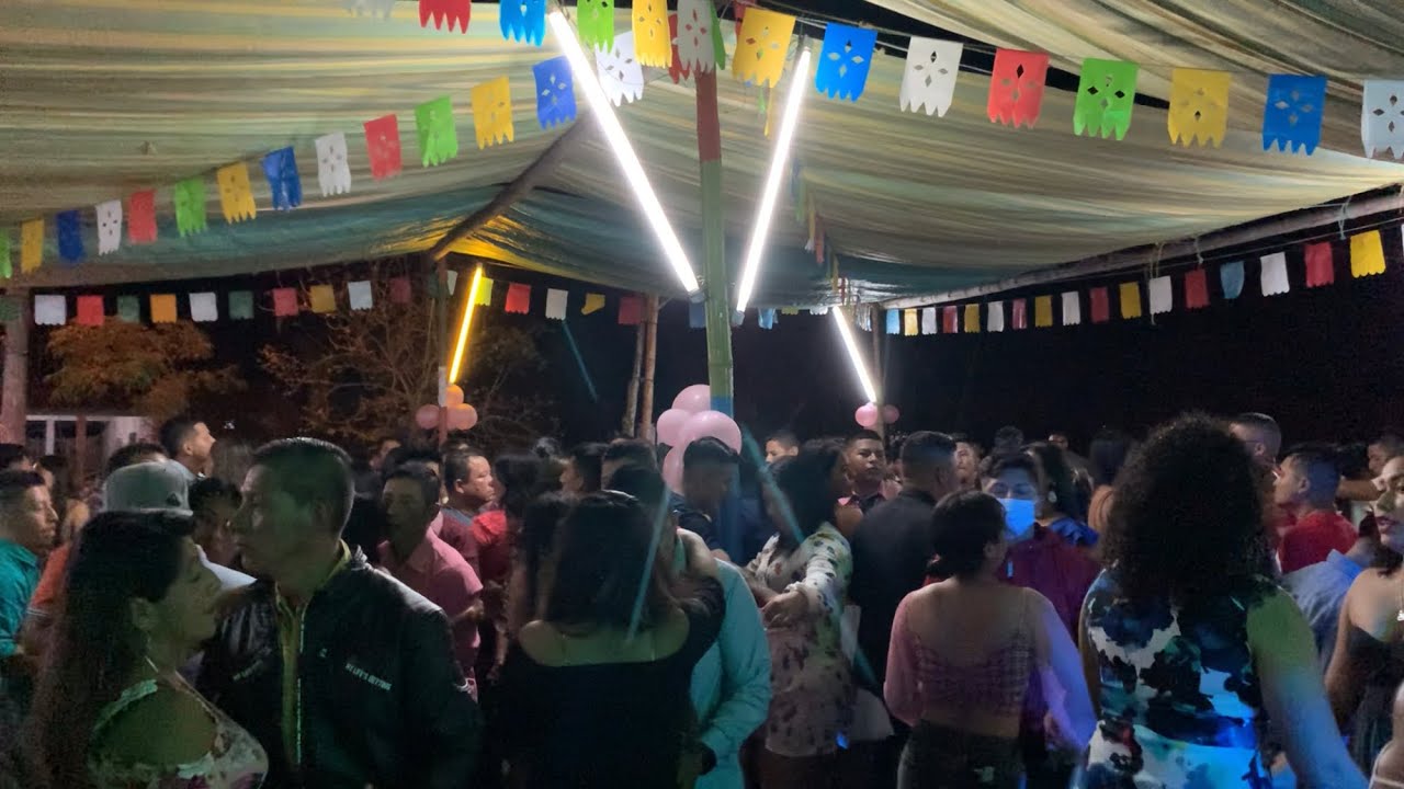 SENSACIÓN LATINA DISCO MÓVIL  sitio manantiales ( El Terrible Kiko  feat Cristian Alonzo Dj