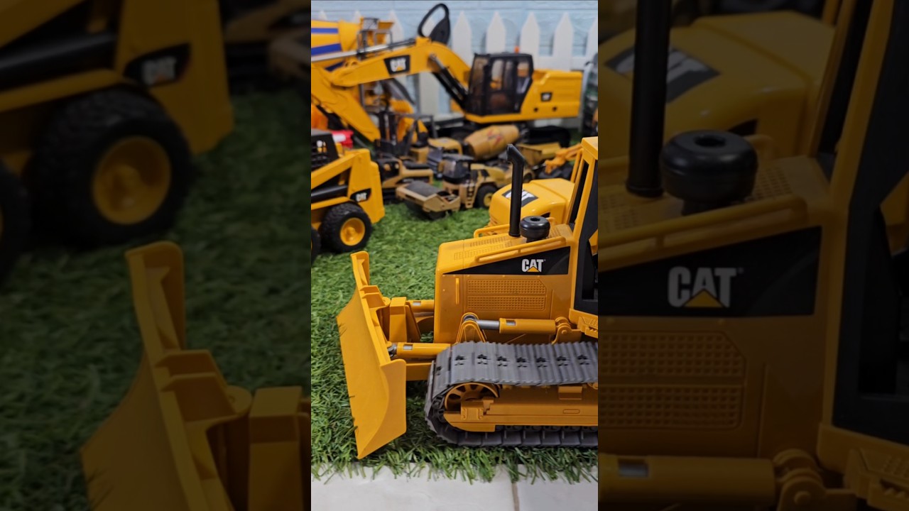 Koleksi miniatur alat berat bulldozer, excavator, truck 