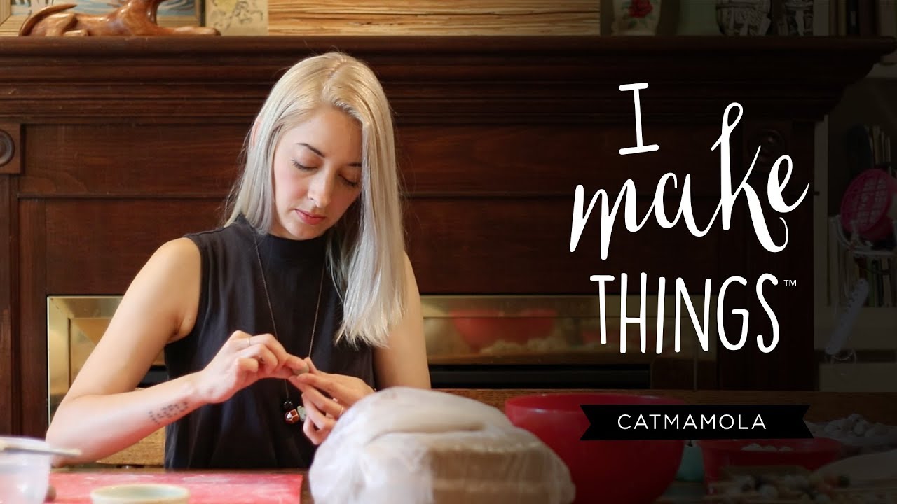 Handcrafting ceramic jewelry, custom beads - Catmamola