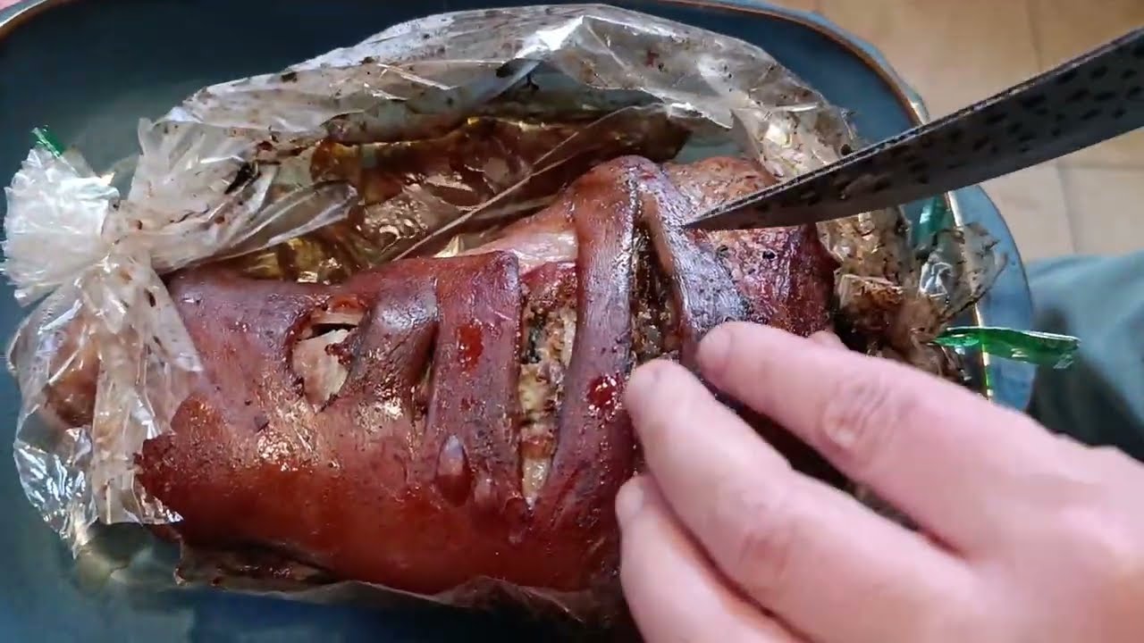 Рулька  в духовке в рукаве-простой рецепт без заморочек!