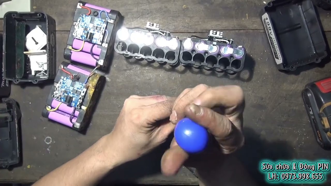 Sửa lại quả pin cho a khách mua ở trên mạng, có những quả pin mình còn không thể ngờ được nữa