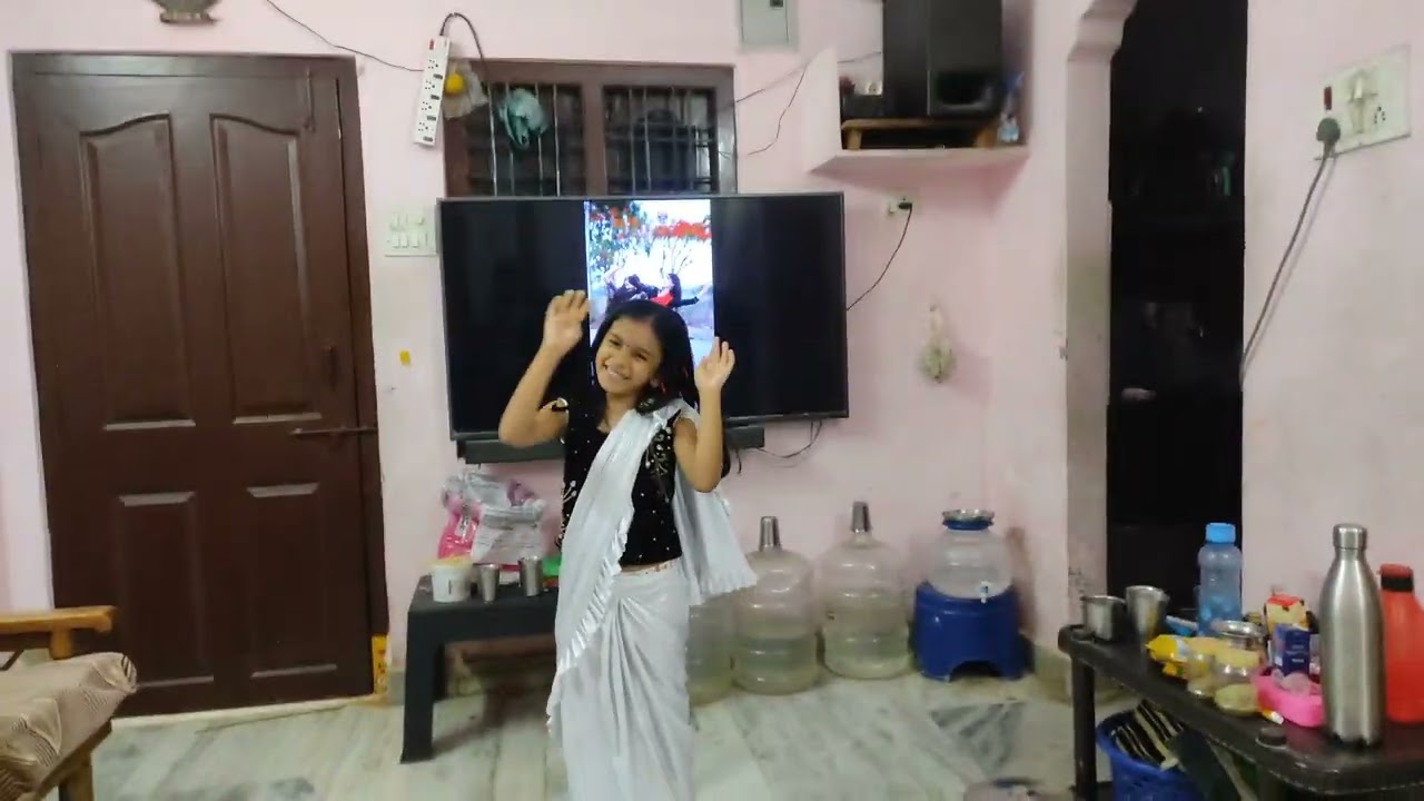 Gayathree dancing come on baby song