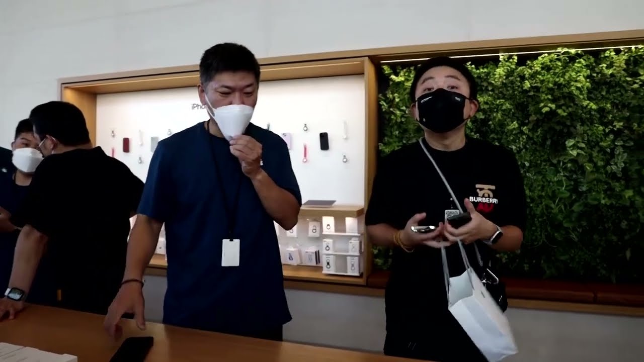 Apple supplier Foxconn warns of flat quarter