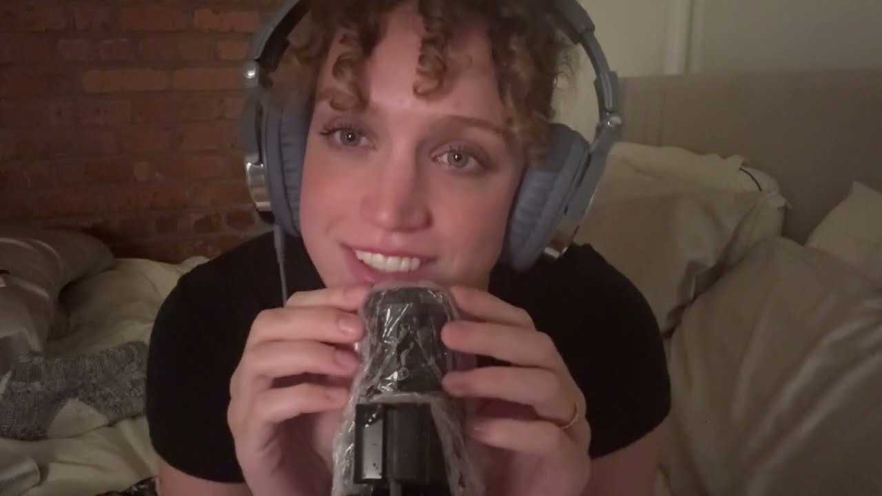 Experimenting with different materials on the mic #asmr #microphone #fabrics #plastic 