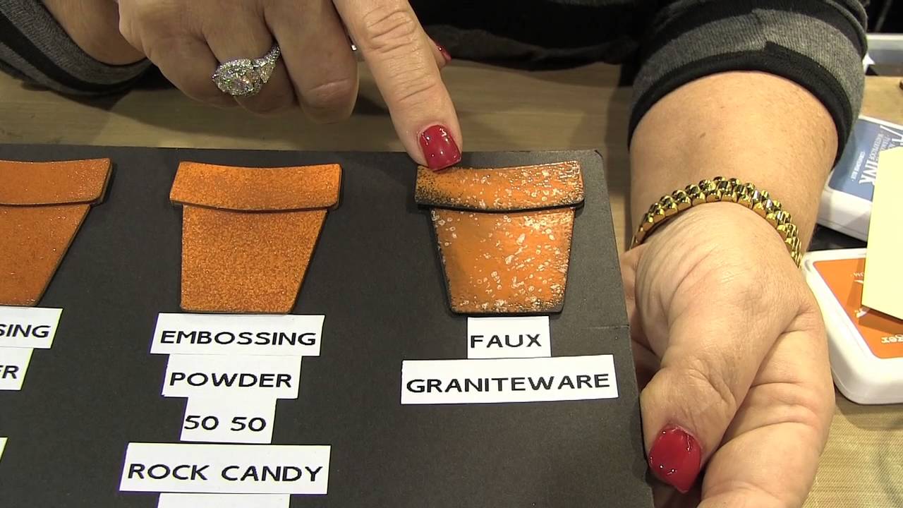 Wendy Vecchi teaches us the difference and similarities between Archival and Distress inks