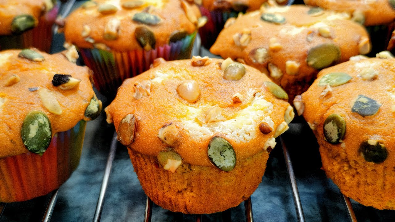 How to Make Pumpkin Cream Cheese Muffins! Easy and Delicious!