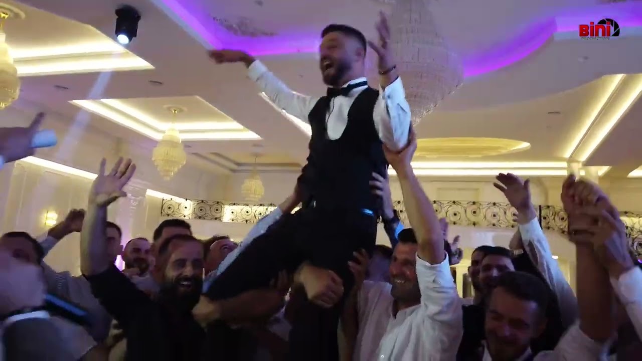 ©bini production *super atmosfer nga Xhela Abazi në familjen e madhe Hoti