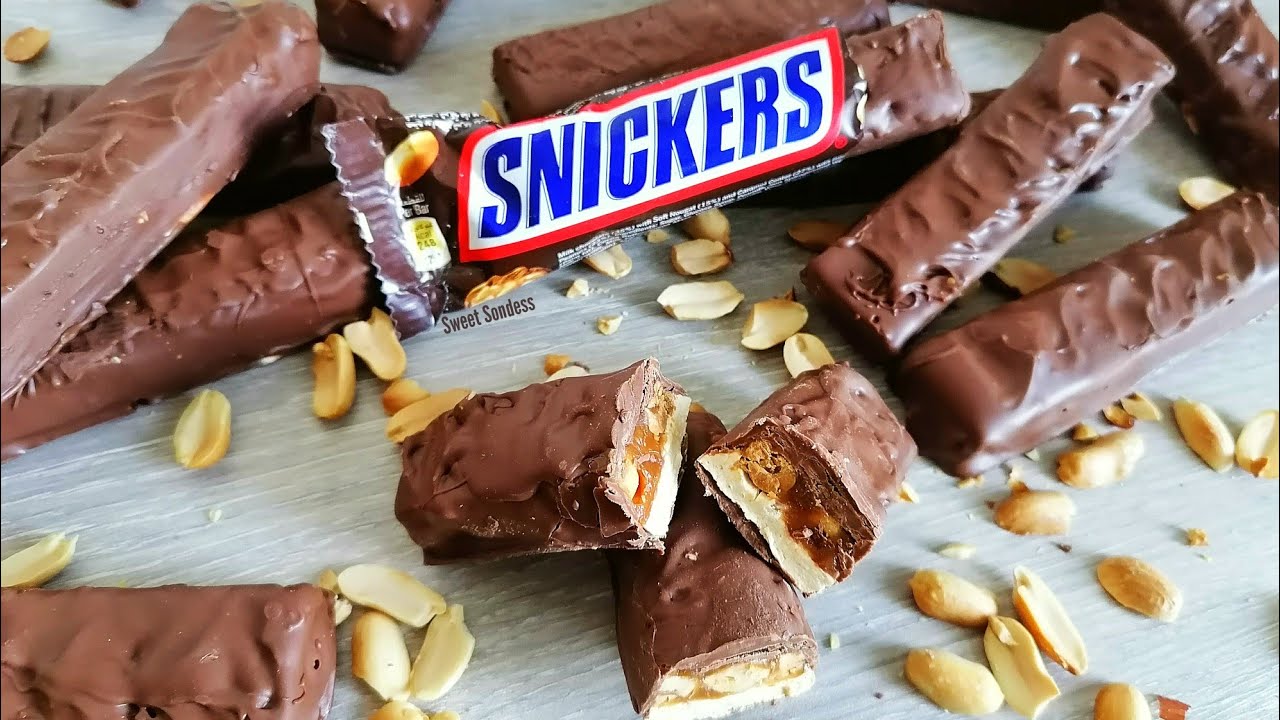 أسهل طريقة لعمل شكلاطة سنيكرز بنفس طعم و شكل الأصلى / home made snickers