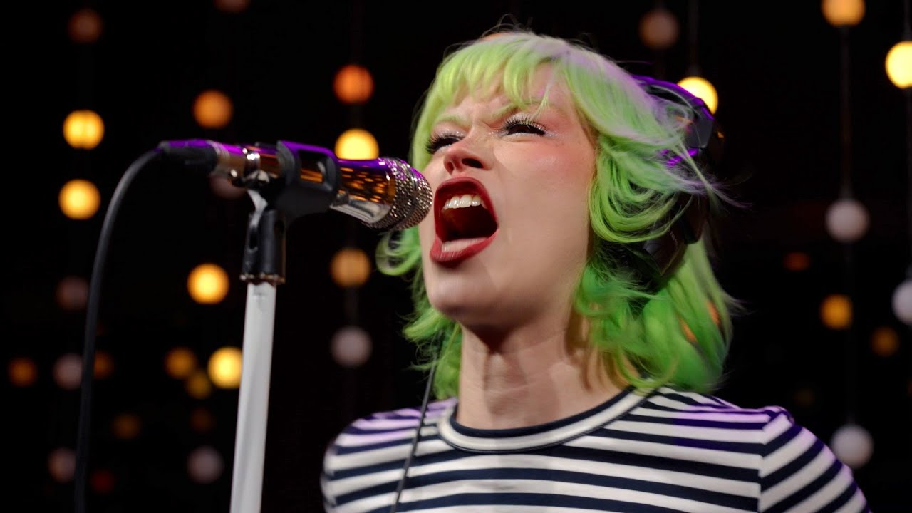 Scowl - B.A.B.E.  (Live on KEXP)