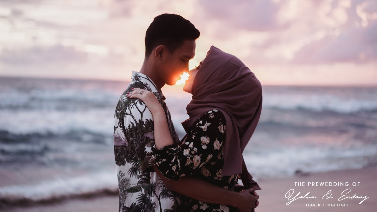 Prewedding of Endong and Yolan / Prewedding Pantai