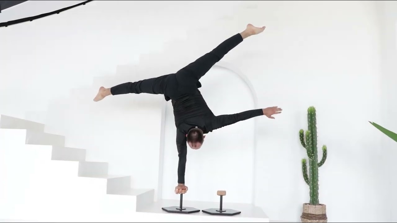 Acrobatic handstand canes &ldquo;Travel&rdquo; on a six coal base / Стійки для еквілібру роздільні