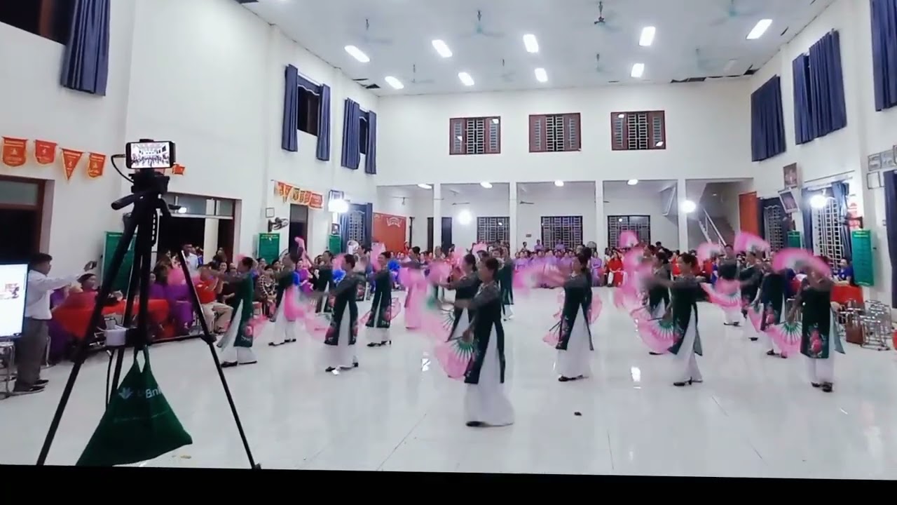 CLB Đống Cao giao lưu tại Đông  Khánh.
