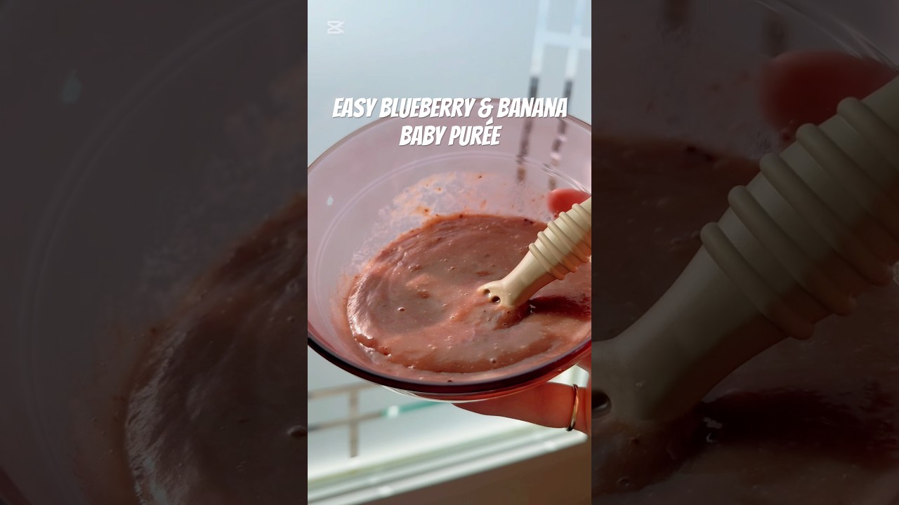 Super easy blueberry & banana baby pur&eacute;e! #babyfood #babyfoodrecipe