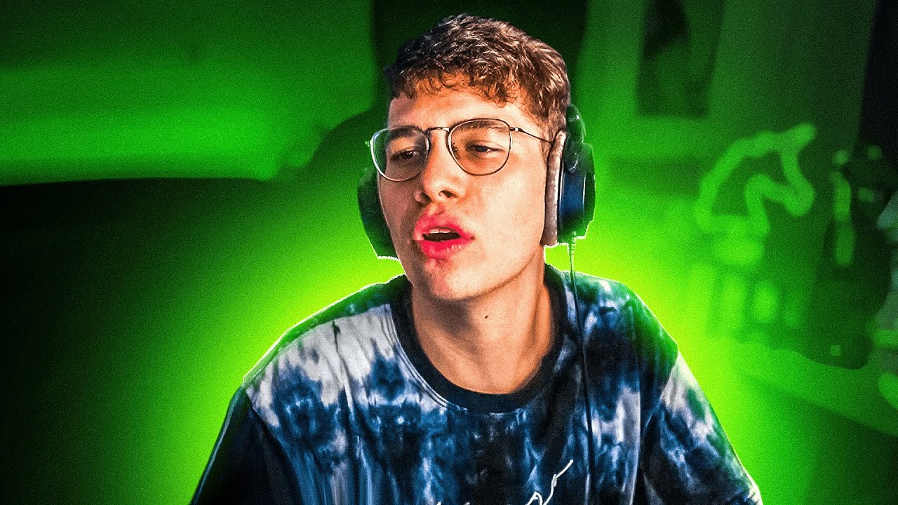 SU NOVIA LO DEJÓ... *LO ABRAZA*