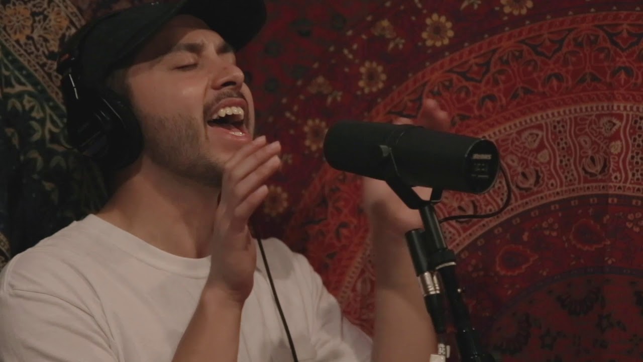 Alon Crooks - Where Do We Go / Aaliyah - Are You That Somebody (Live at Clear Lake Recordings)