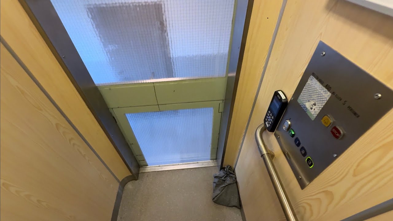 1959 ASEA (mod.) Traction Elevator @ Trotzgatan 2E, Falun, Sweden.