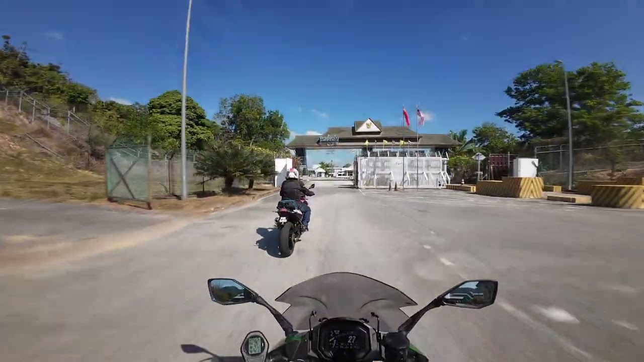 Ride lobsta banlay seafood
