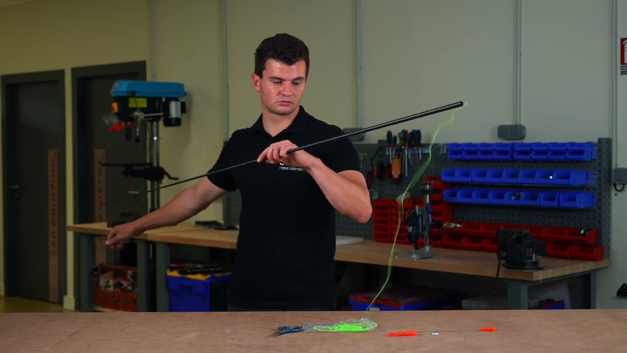 Comment monter un élastique interne dans un scion de canne ?