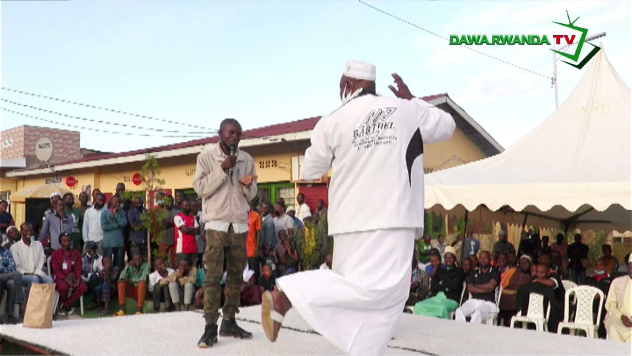 Pasiteri asomewe imirongo muri Bibiliya aratangara abura icyo avuga// abajijwe abura icyo avuga