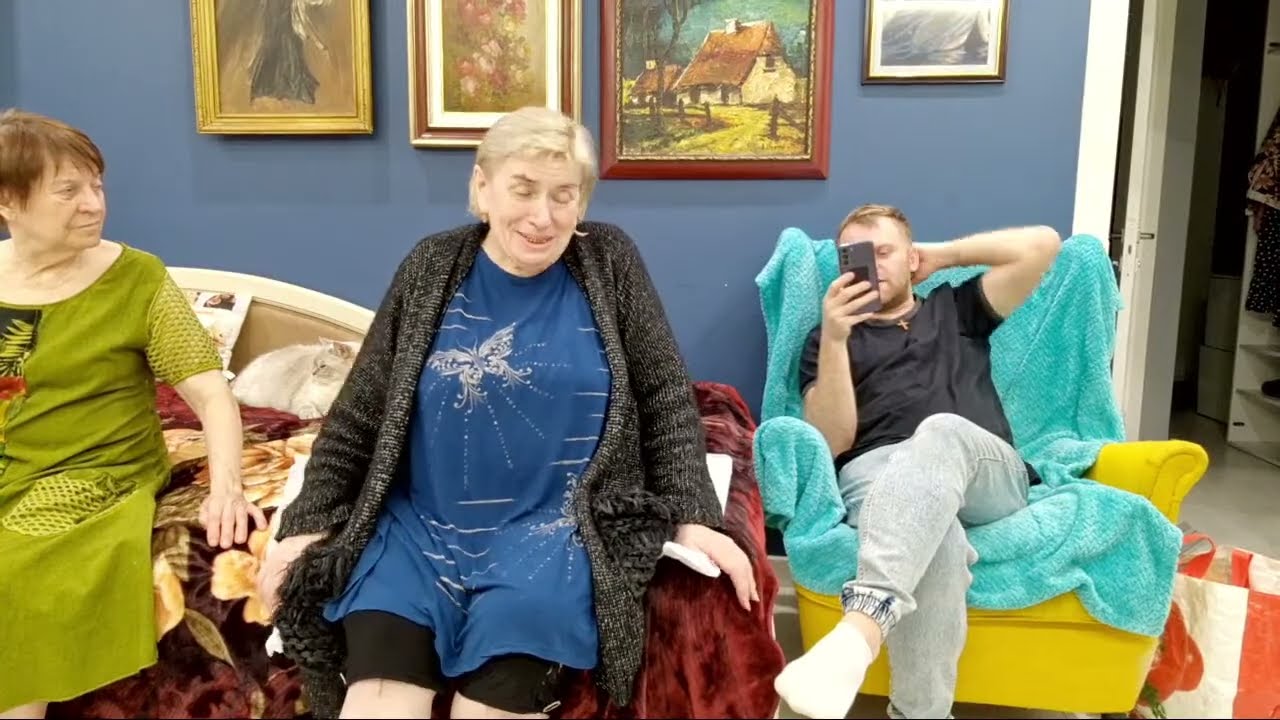 у Мамы пришла Надя