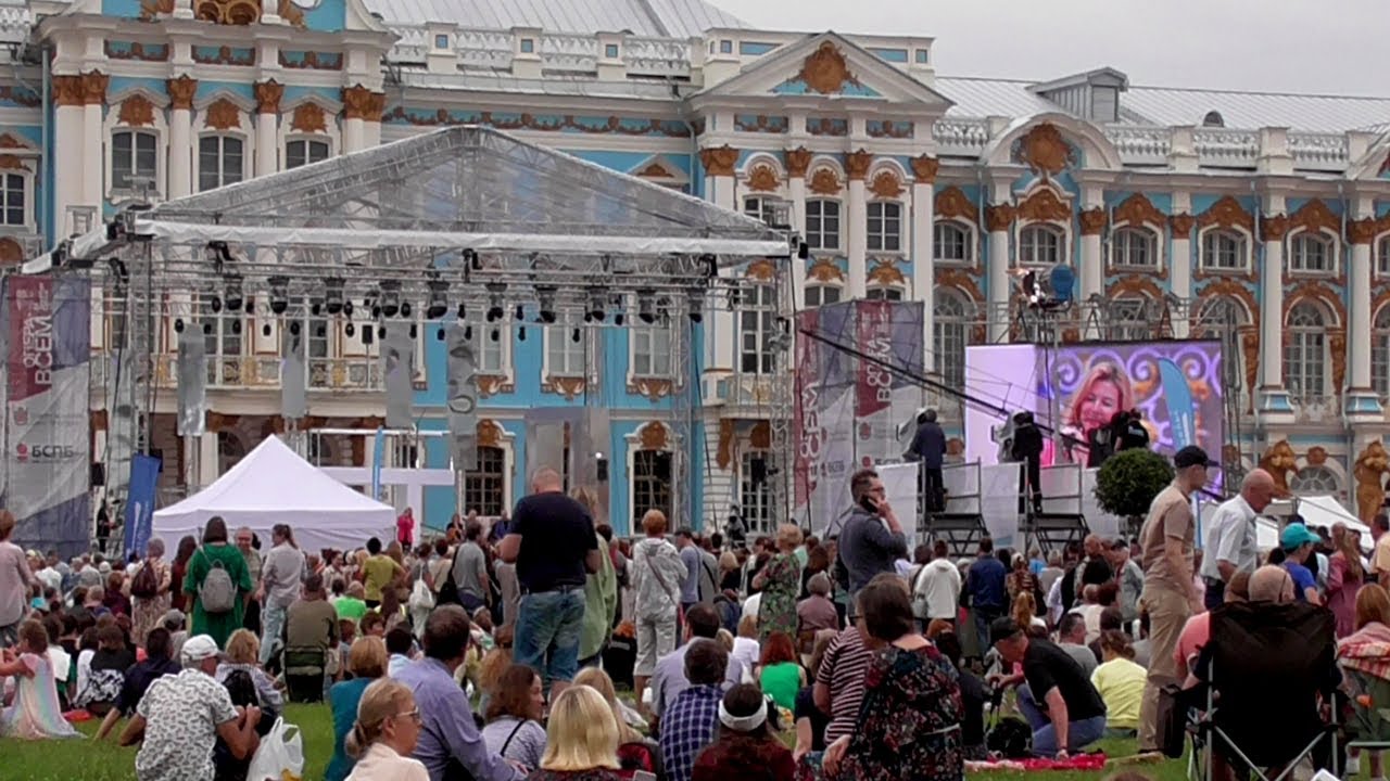 Opera-Everyone. The phenomenal popularity of the opera!