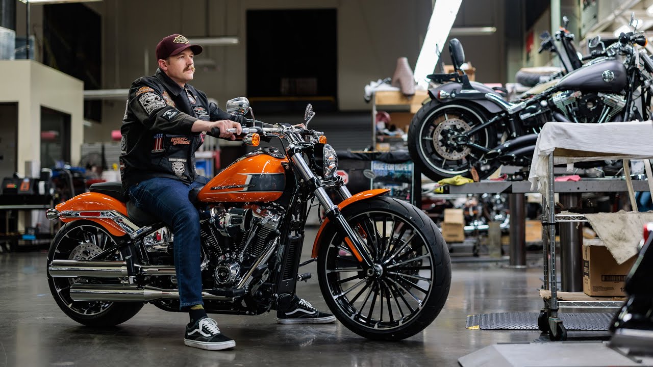Тест-драйв и полный обзор Harley-Davidson Breakout (FXBR) 2023 года