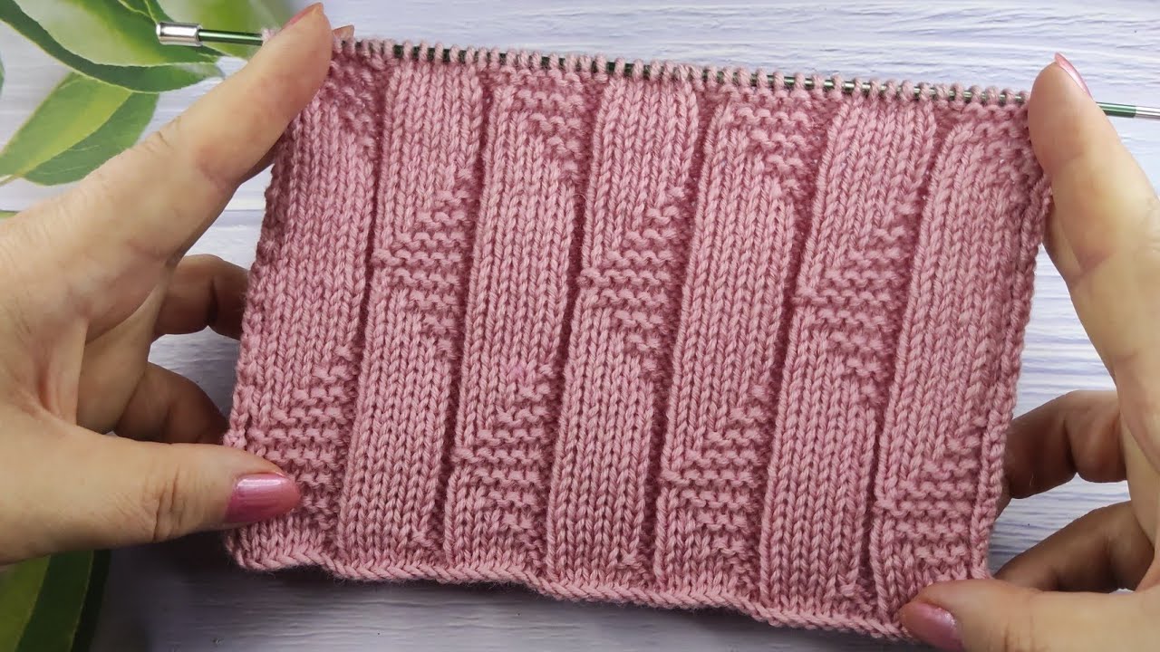 Triangles Knit Stitch| Einfaches Dreiecksmuster| Punto Triangoli ai ferri| Point de Triangles simple
