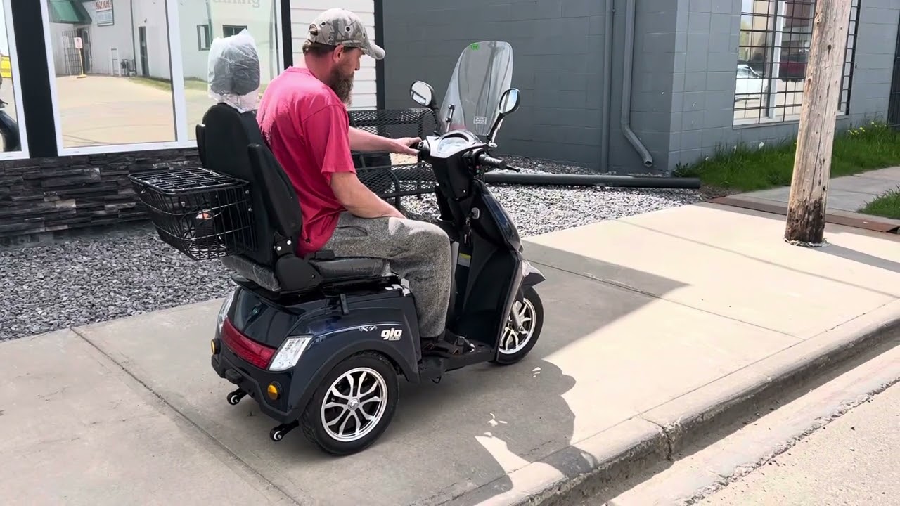 Gio 3 Wheel Electric Scooter - June 2024 Consignment Sale June 7-13 - Parsons Auctions Ltd.
