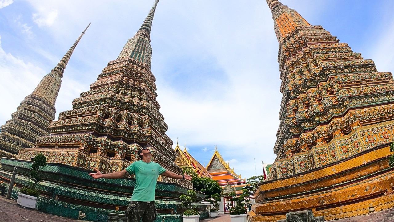 BANGKOK ENTRE TEMPLOS E CAOS — A CIDADE QUE NUNCA DESCANSA | Documentário de Viagem