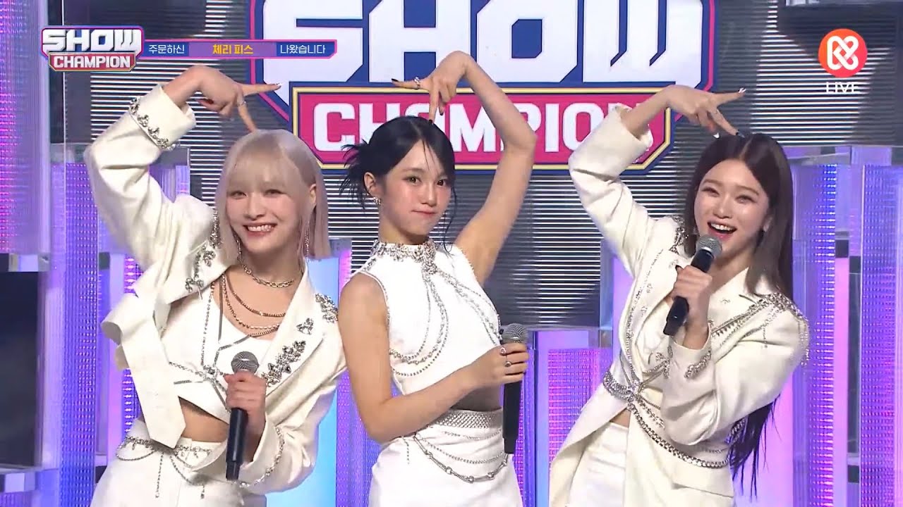 230208  Moon Sua Tsuki Nana SHOW CHAMPION MC CUT