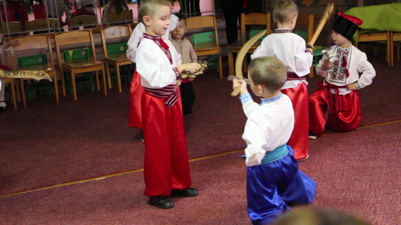 Пісня та танець маленьких Козачат