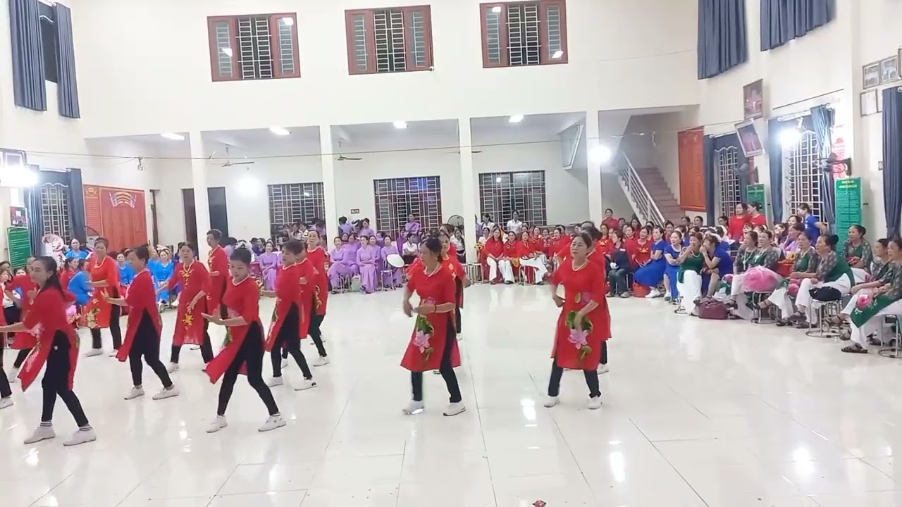 CLB Phú Mại giao lưu tại Đông Khánh .