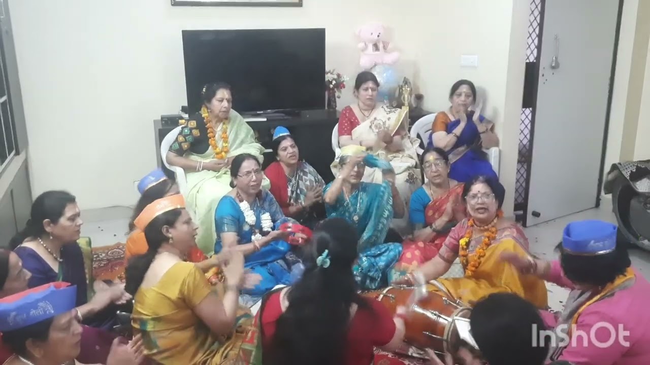 Ae gayo faag sambhalo re chunariya.
