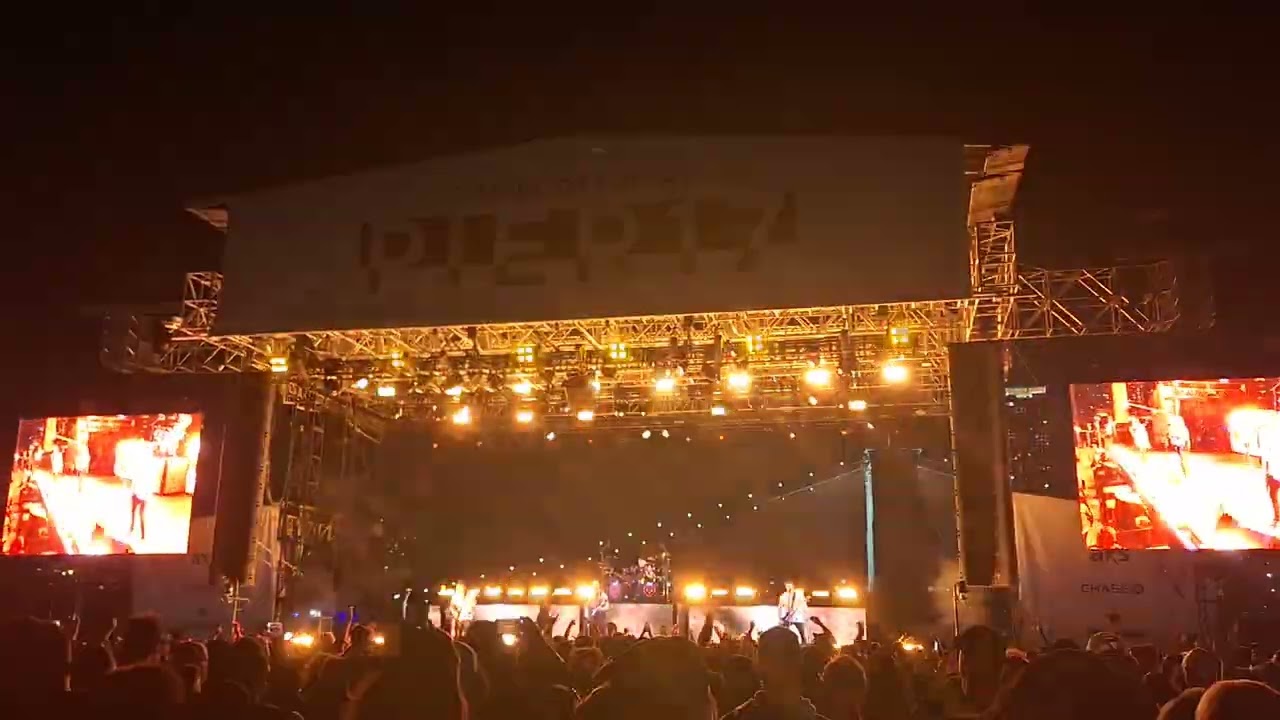 Bullet For My Valentine - Scream Aim Fire  05/07/25 NYC The Rooftop At Pier 17