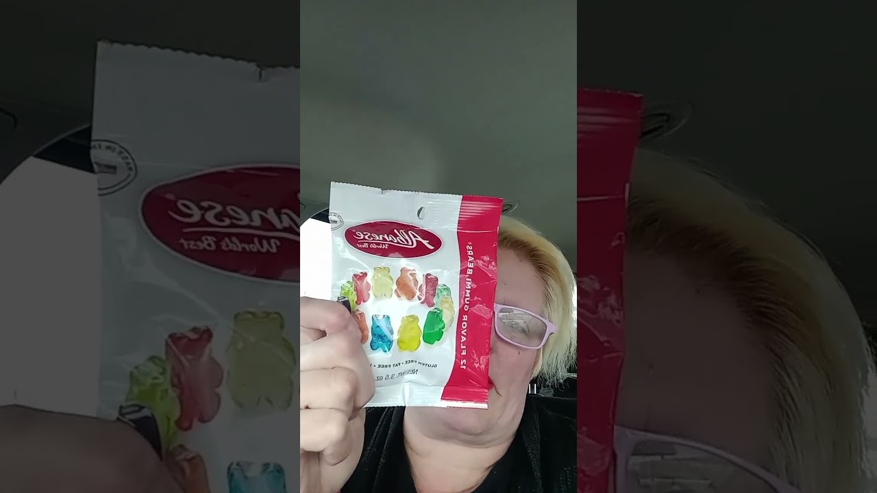 BEST GUMMIE BEARS HANDS DOWN ALBANESE SO GOOD 12 FLAVORS