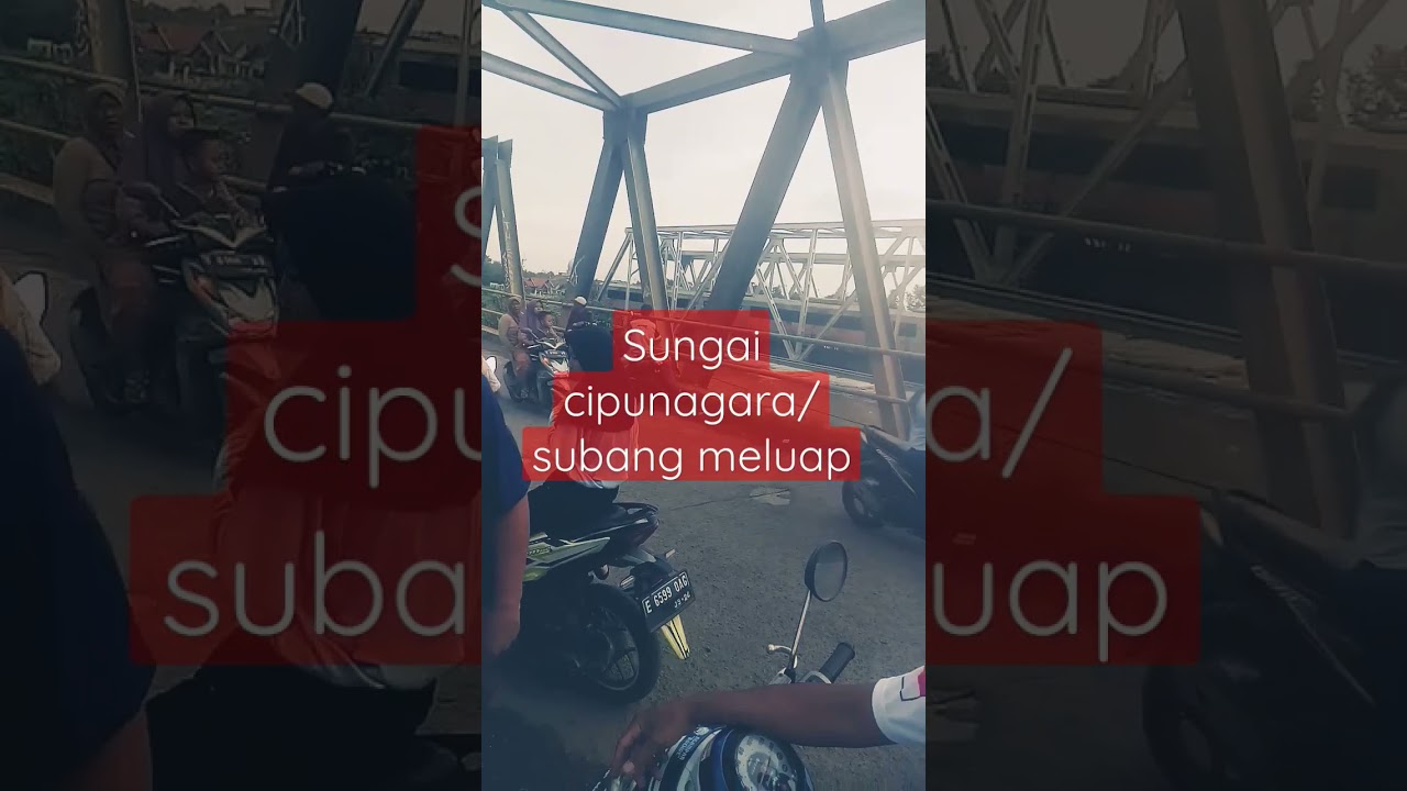 sungai cipunagara meluap