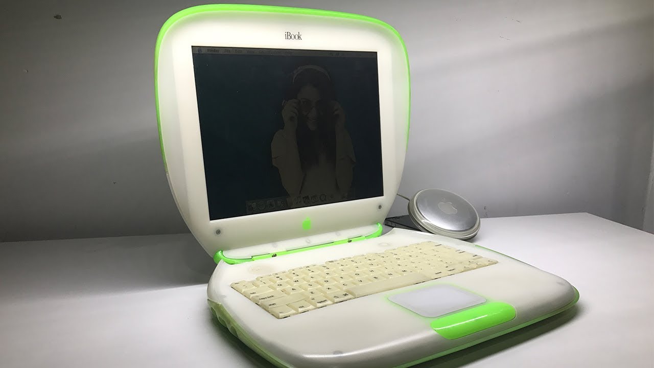 A look Back At The iBook G3 Clamshell [Key Lime]