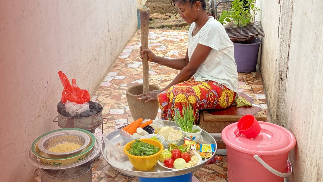 Gambian Teaches A Sierra Leonean How To Cook Jollof Rice Benachin, ASMR Outdoor Cooking
